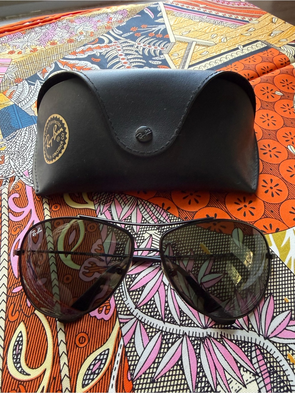 Ray-Ban Aviator Sunglasses in Black with Gray Smoke Lenses